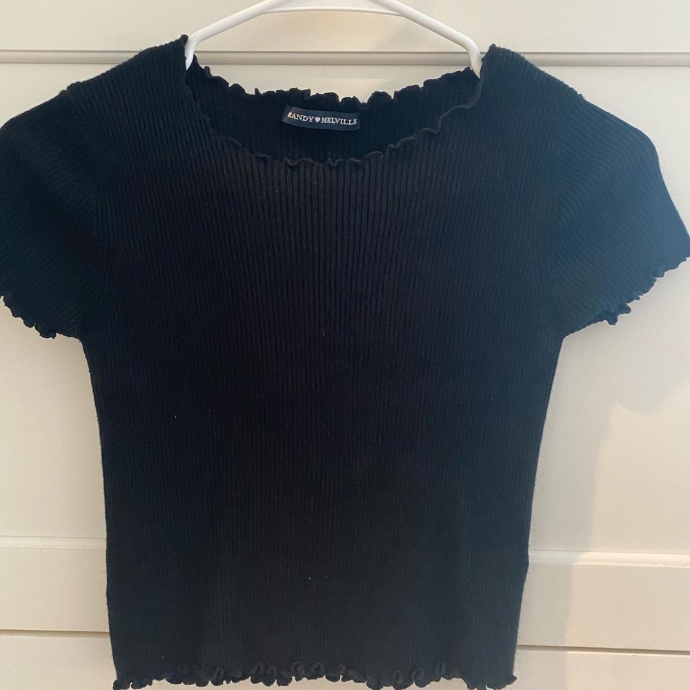 Brandy Melville scalloped hem short sleeve shirt